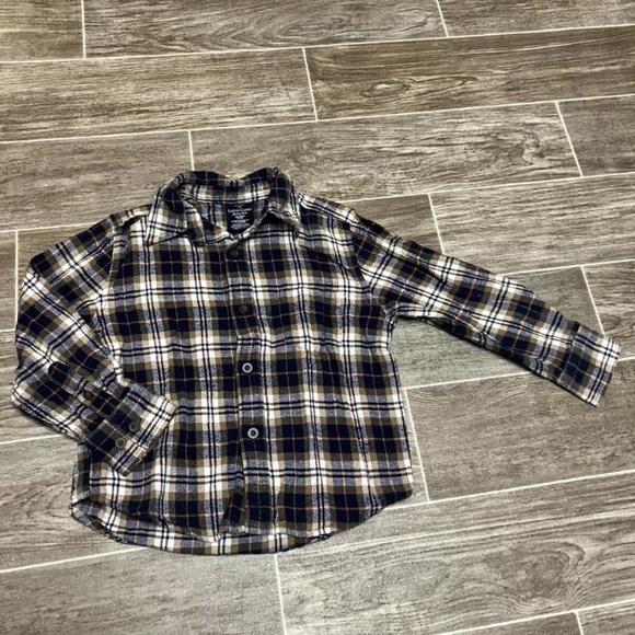 Flannel Button Long Sleeve Bundle - Picture 6 of 14